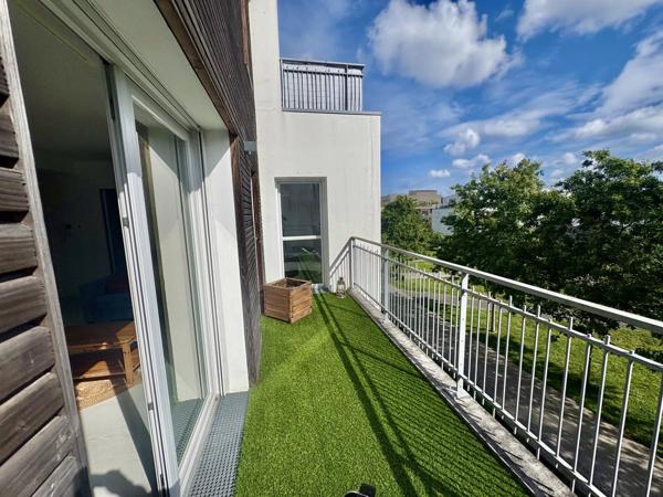Vente                                                      Appartement
                        
                     3 pièces                      69 m2                     à Orvault