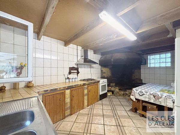MAISON À BRON - AU CALME