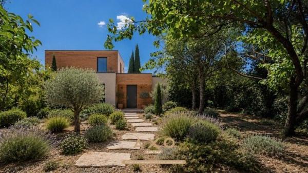 AIX EN PROVENCE - PROCHE SET CLUB - TERRAIN VIABILISE CLÔTURE - 833M2 - MAISON R+1 -200M2 - PISCINE - POOL HOUSE EXISTANTS- 580000€