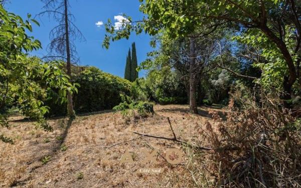 AIX EN PROVENCE - PROCHE SET CLUB - TERRAIN VIABILISE CLÔTURE - 833M2 - MAISON R+1 -200M2 - PISCINE - POOL HOUSE EXISTANTS- 580000€