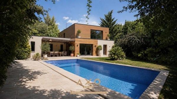 AIX EN PROVENCE - PROCHE SET CLUB - TERRAIN VIABILISE CLÔTURE - 833M2 - MAISON R+1 -200M2 - PISCINE - POOL HOUSE EXISTANTS- 580000€