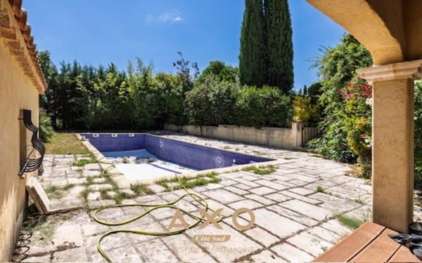 AIX EN PROVENCE - PROCHE SET CLUB - TERRAIN VIABILISE CLÔTURE - 833M2 - MAISON R+1 -200M2 - PISCINE - POOL HOUSE EXISTANTS- 580000€