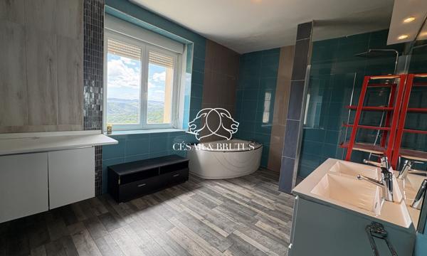 Appartement T5 en duplex avec terrasse