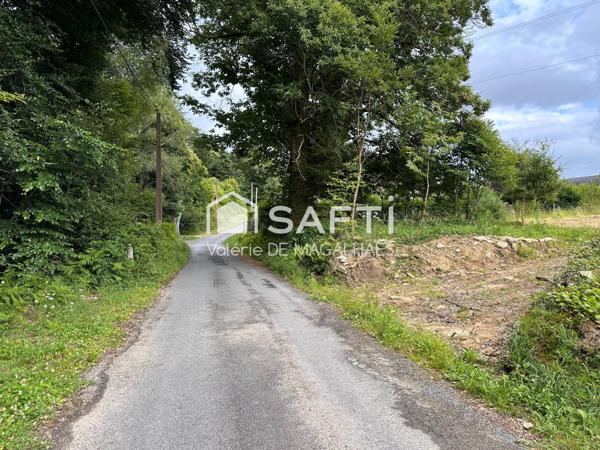 Terrain plat constructible à 2 mn de l'autoroute