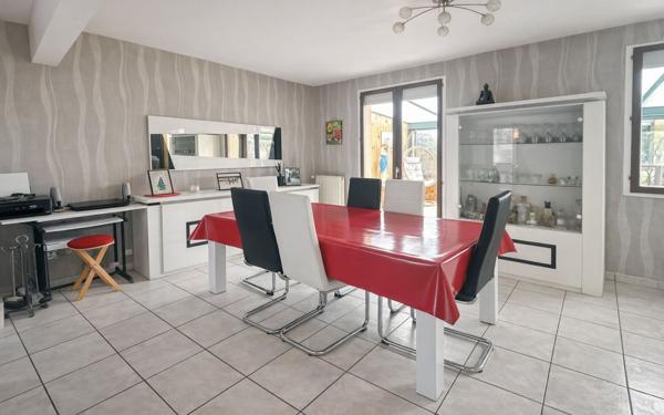 Maison à vendre    6 pièces • 140 m2 Épernon