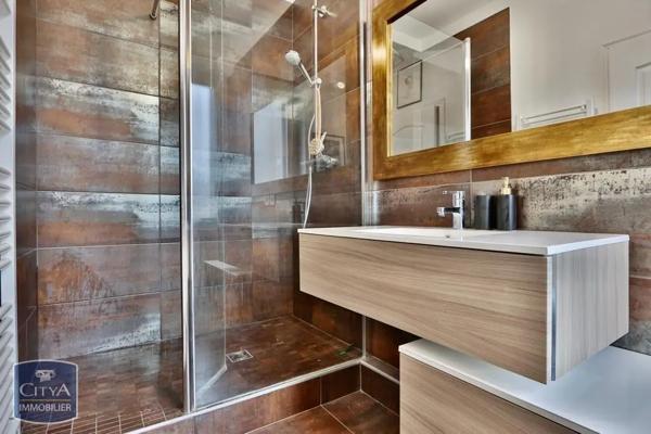 Appartement à louer 3 pièces 67.34m² Tours (37100)