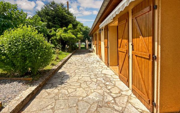 Maison à vendre    6 pièces •  Ségoufielle