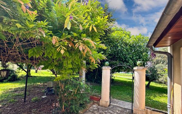 Maison à vendre    6 pièces •  Ségoufielle