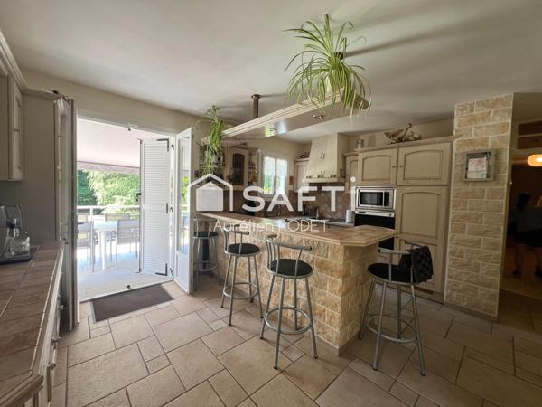 Maison sur sous-sol avec Piscine, 5 chambres.