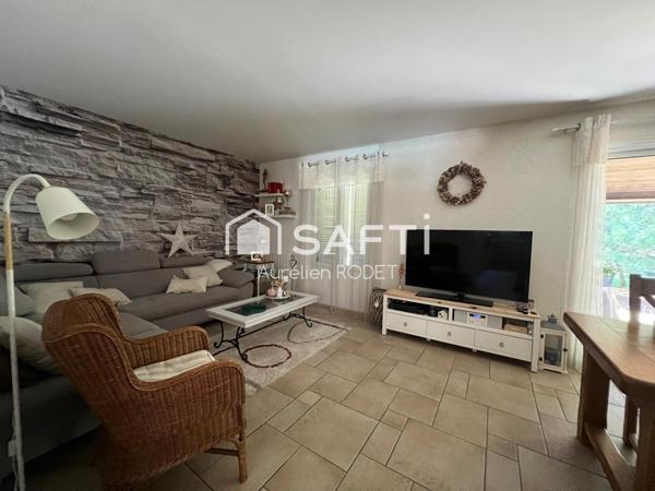 Maison sur sous-sol avec Piscine, 5 chambres.