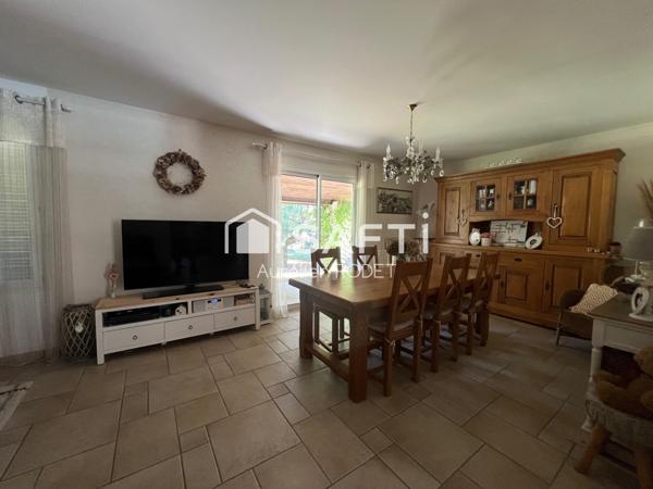 Maison sur sous-sol avec Piscine, 5 chambres.