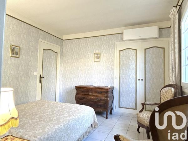 Maison traditionnelle 6 pièces de 158 m² à Fréjus (83370)