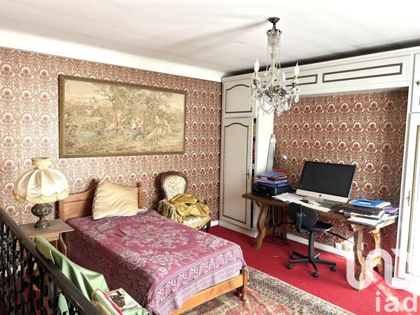 Maison traditionnelle 6 pièces de 158 m² à Fréjus (83370)