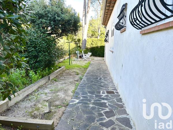 Maison traditionnelle 6 pièces de 158 m² à Fréjus (83370)