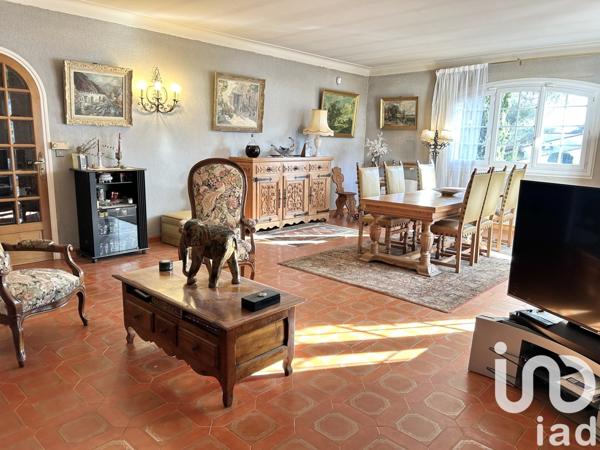 Maison traditionnelle 6 pièces de 158 m² à Fréjus (83370)