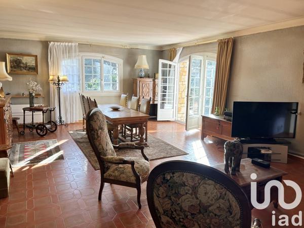 Maison traditionnelle 6 pièces de 158 m² à Fréjus (83370)