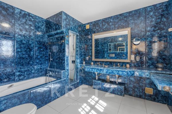 Villa Provençale sur un terrain de 7000m2 dans un domaine privé à Roquefort-Les-Pins