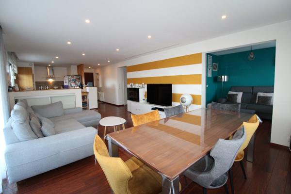 DIVONNE-LES-BAINS- Bel appartement T5 de 105 m² -  579.000 