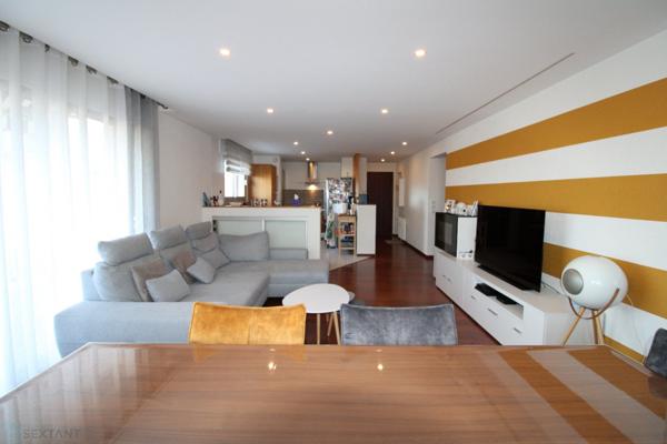 DIVONNE-LES-BAINS- Bel appartement T5 de 105 m² -  579.000 
