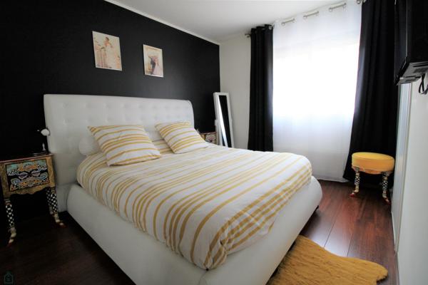 DIVONNE-LES-BAINS- Bel appartement T5 de 105 m² -  579.000 