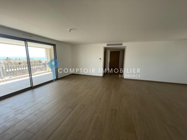 Appartement
                                                                                                                                                                                                                                                                                                                        4 pièce(s)                                                                                                                                                                                                          3 chambre(s)                                                                                                                                                                                                          115  m²
