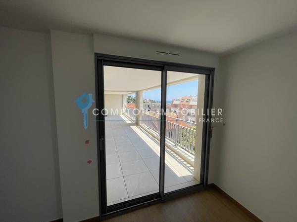 Appartement
                                                                                                                                                                                                                                                                                                                        4 pièce(s)                                                                                                                                                                                                          3 chambre(s)                                                                                                                                                                                                          115  m²