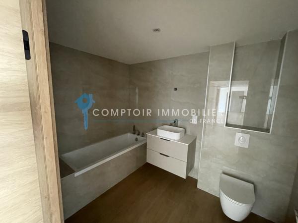 Appartement
                                                                                                                                                                                                                                                                                                                        4 pièce(s)                                                                                                                                                                                                          3 chambre(s)                                                                                                                                                                                                          115  m²