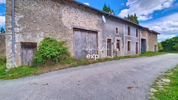Maison à rénover avec potentiel et dépendances