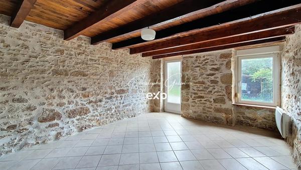 Maison à rénover avec potentiel et dépendances