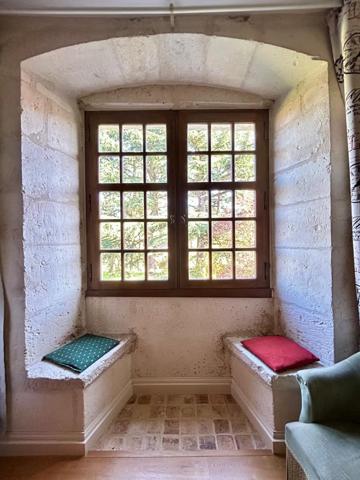 VOUILLÉ BOURG - PROPRIETE XVIIème  Vouillé (86190)