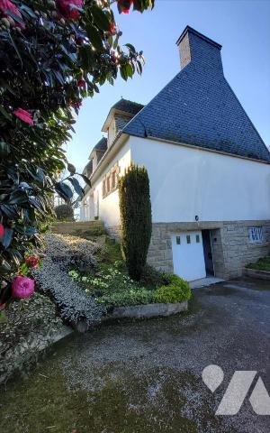 CARHAIX - MAISON 7 PIECES