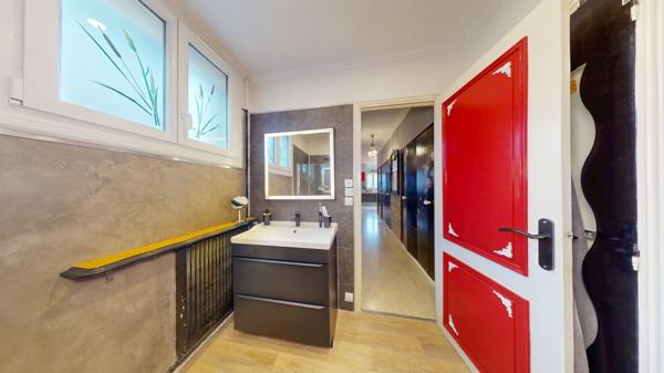 Grande maison familiale ou mixte habitation/professionnelle à Draguignan