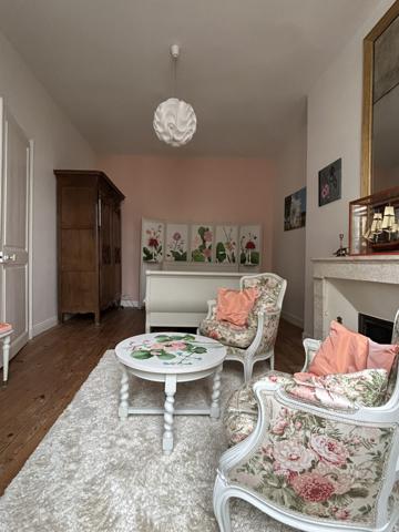 Maison - 9 pièces - 252 m²