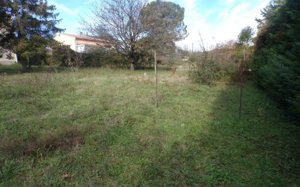 Terrain à vendre    La Tour-d'Aigues