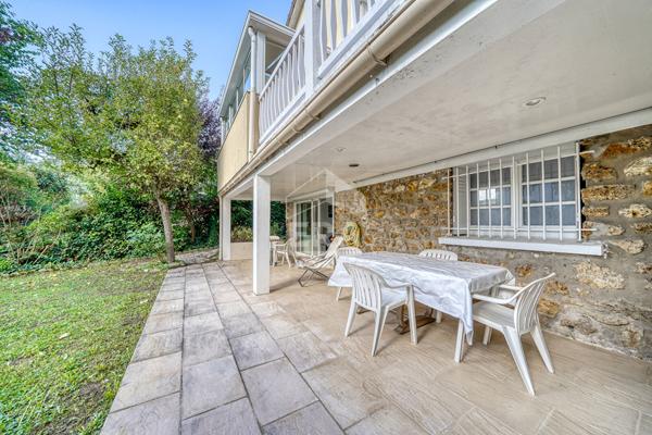 Sèvres Croix Bosset - Maison familiale avec jardin et studio indépendant