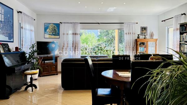 Villa
                                                                                                                                                                                                                                                                                                                        4 pièce(s)                                                                                                                                                                                                          3 chambre(s)                                                                                                                                                                                                          125  m²