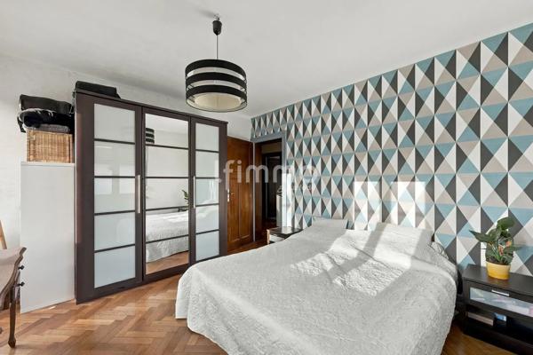 Appartement de 3 pièces de 95 m² avec terrasse-cave-parking