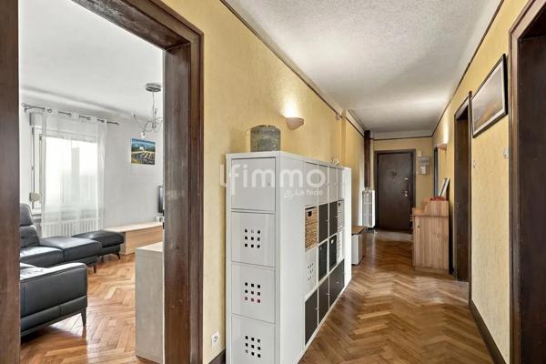 Appartement de 3 pièces de 95 m² avec terrasse-cave-parking