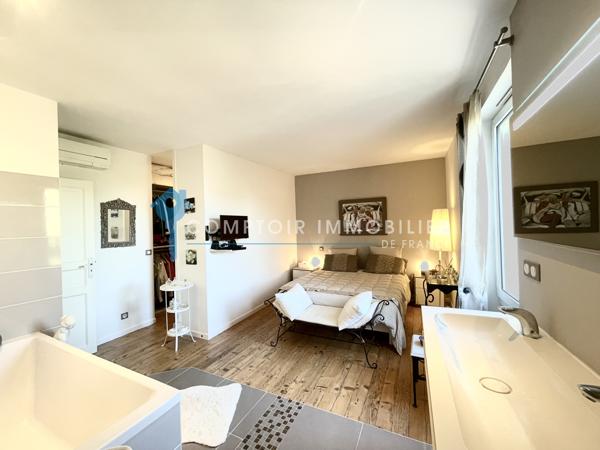 Maison
                                                                                                                                                                                                                                                                                                                        4 pièce(s)                                                                                                                                                                                                          3 chambre(s)                                                                                                                                                                                                          114  m²