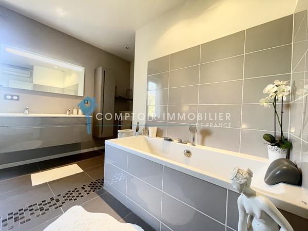 Maison
                                                                                                                                                                                                                                                                                                                        4 pièce(s)                                                                                                                                                                                                          3 chambre(s)                                                                                                                                                                                                          114  m²