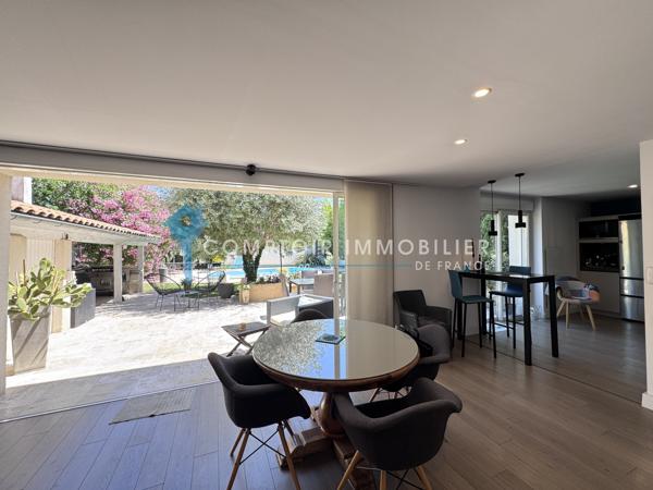 Maison
                                                                                                                                                                                                                                                                                                                        4 pièce(s)                                                                                                                                                                                                          3 chambre(s)                                                                                                                                                                                                          114  m²
