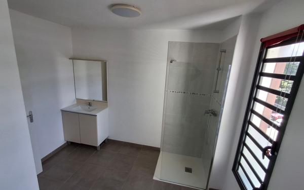 Appartement à vendre    2 pièces • 43,51 m2 Remire-Montjoly