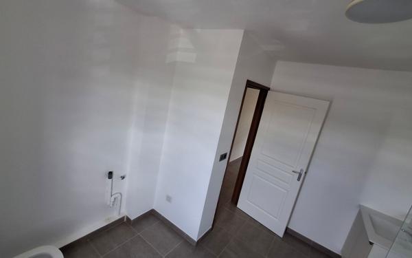 Appartement à vendre    2 pièces • 43,51 m2 Remire-Montjoly