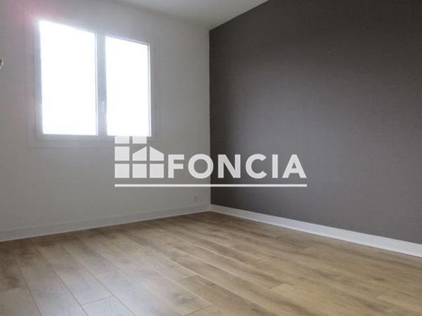 Location Appartement 3 pièces 75.02 m² - RUE ALFRED DE VIGNY Oloron Sainte Marie 64400