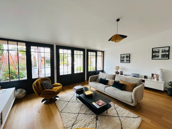 Maison 6 pièce(s) 5 chambre(s) 186 m²