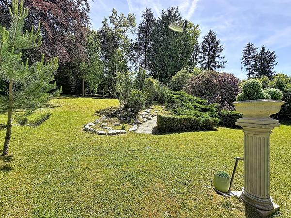 Achat maison Amboise 159 m² sur magnifique parc arboré avec piscine.