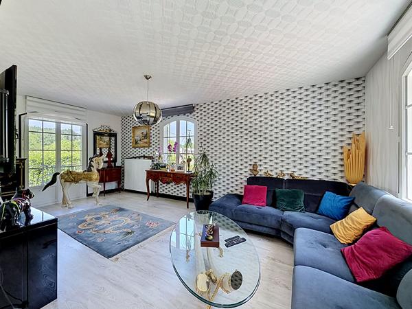 Achat maison Amboise 159 m² sur magnifique parc arboré avec piscine.