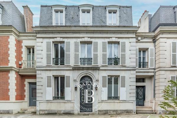 Saint-Germain-en-Laye, Maison 7 Chambres -  244 m² à vendre