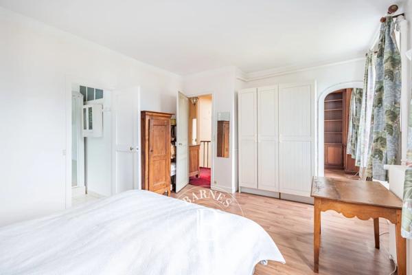 Saint-Germain-en-Laye, Maison 7 Chambres -  244 m² à vendre
