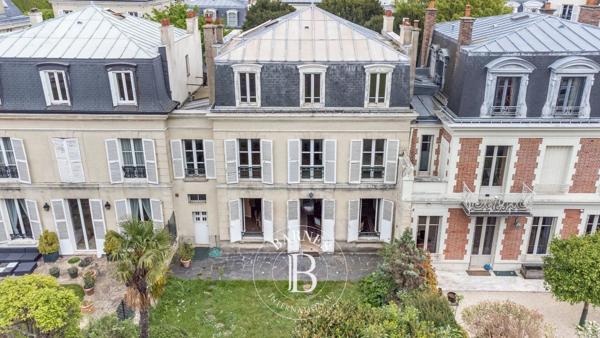 Saint-Germain-en-Laye, Maison 7 Chambres -  244 m² à vendre